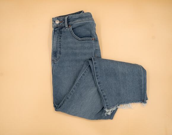Express Denim - Express Curvy Modern Straight Super High Rise Jeans Light Wash Raw Hem Size 2R